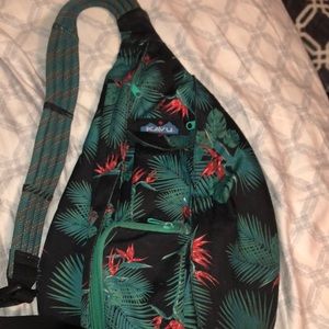 Green adjustable(easy to adjust to different waist sizes) kavu bag